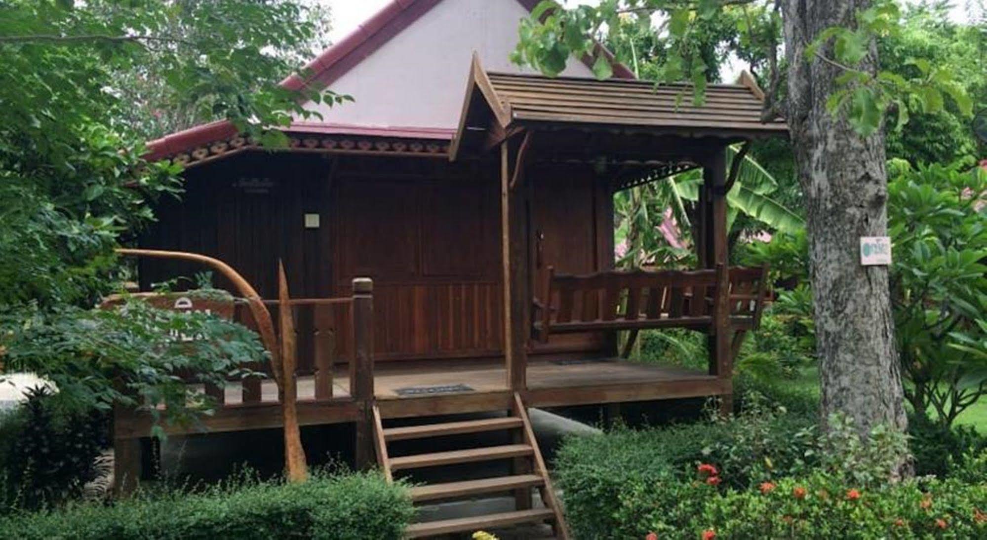 Punpisa Resort Sam Chuk Exterior photo